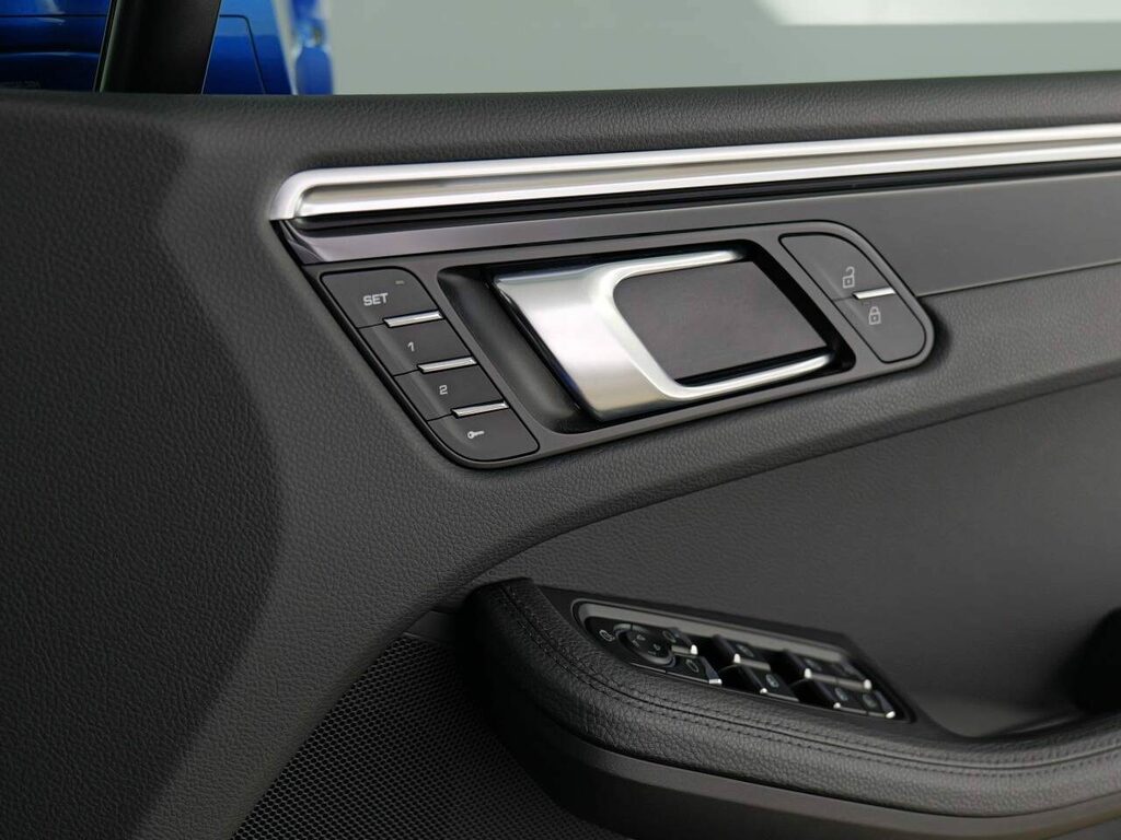 Porsche Macan Suv Black #29