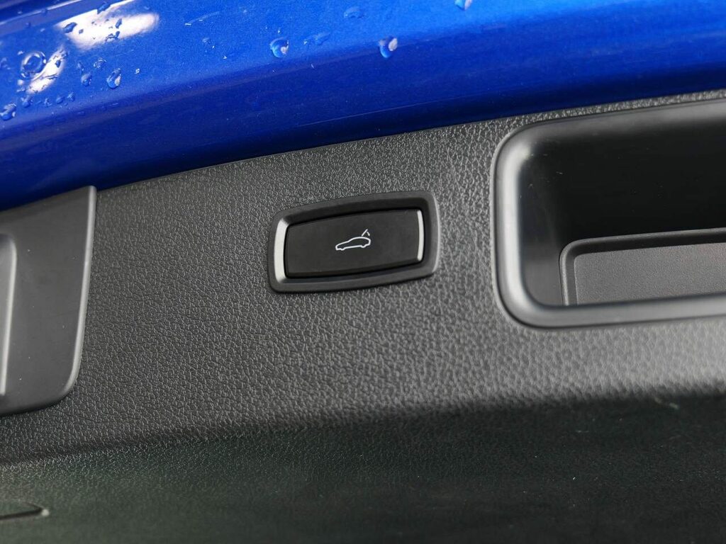 Porsche Macan Suv Black #30