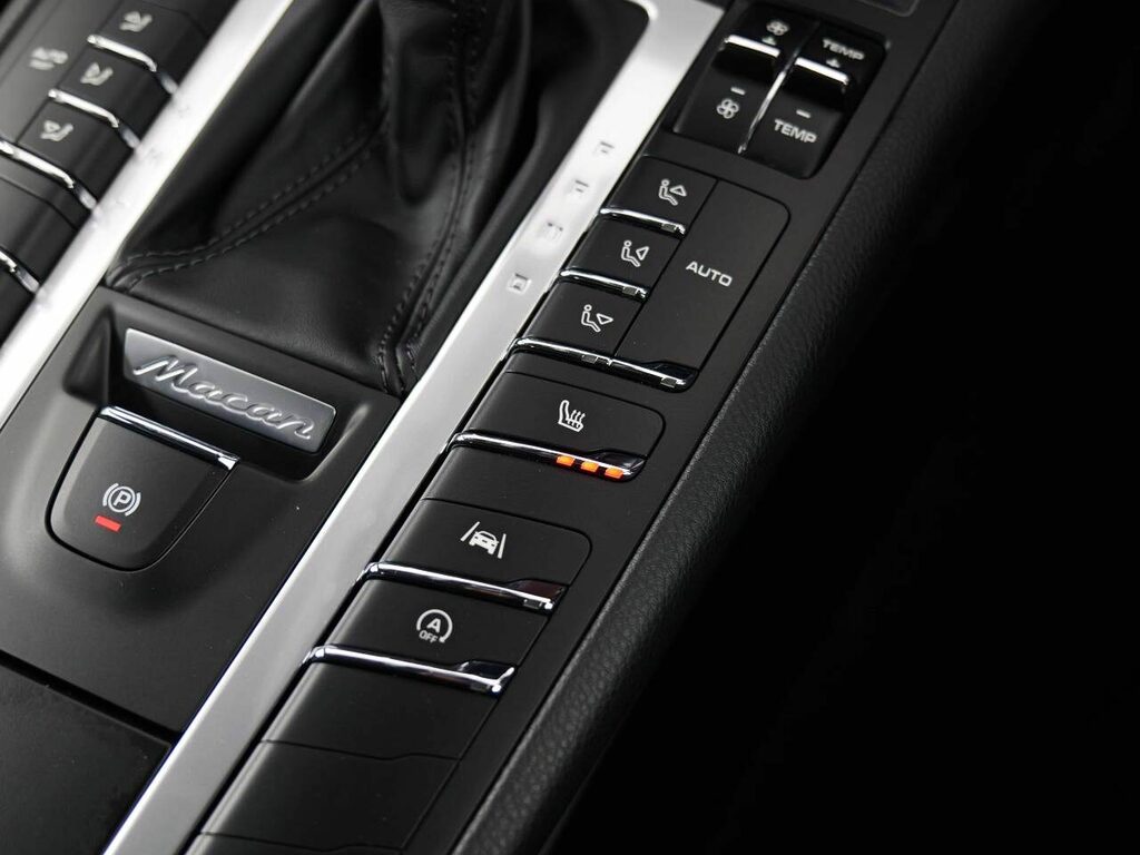 Porsche Macan Suv Black #23