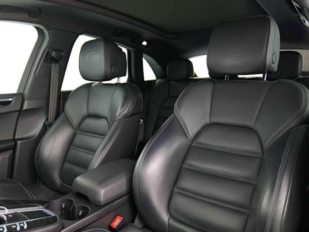 Porsche Macan Petrol Blue #5