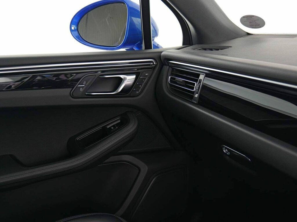 Porsche Macan Suv Black #27