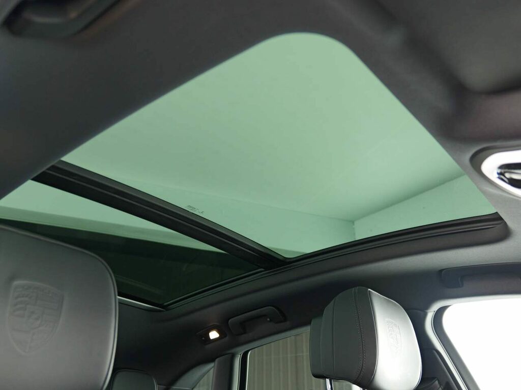 Porsche Macan Suv Black #34