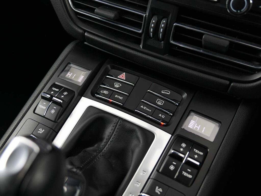 Porsche Macan Suv Black #22