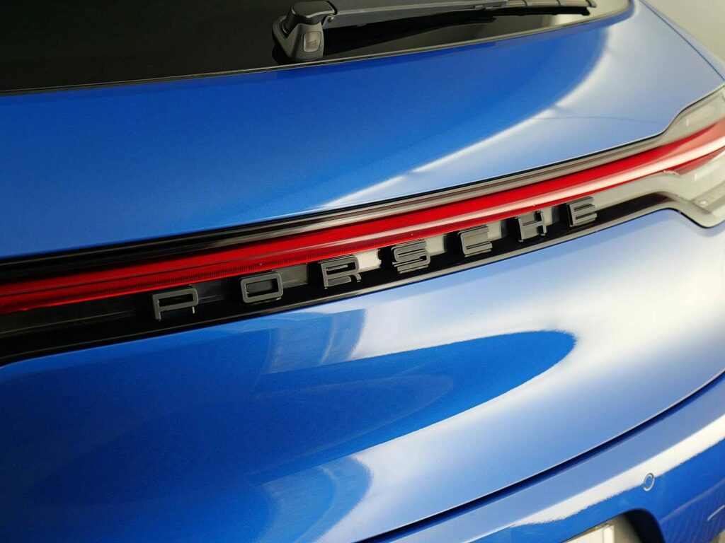 Porsche Macan Suv Black #12