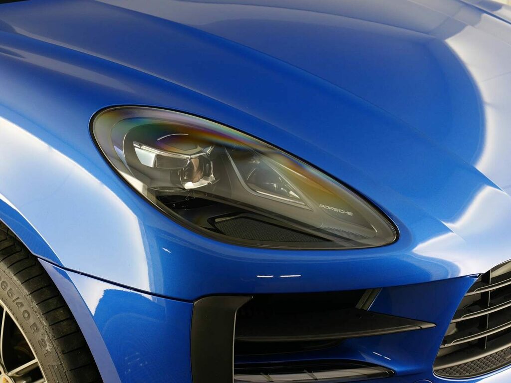 Porsche Macan Suv Black #9