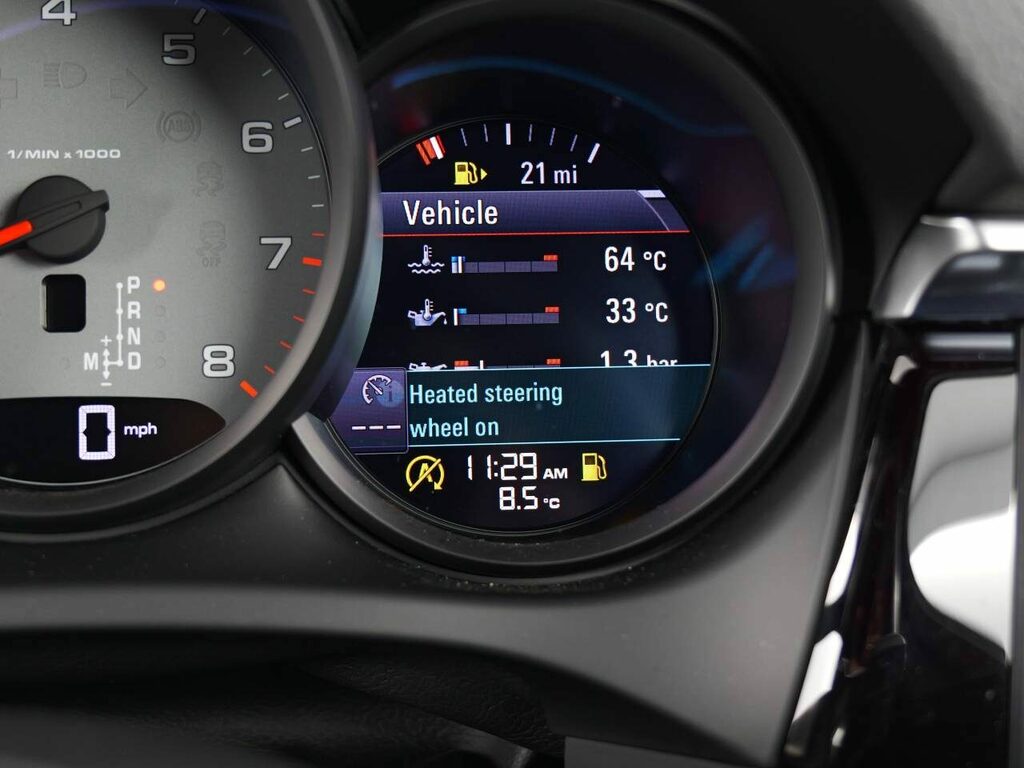 Porsche Macan Suv Black #16
