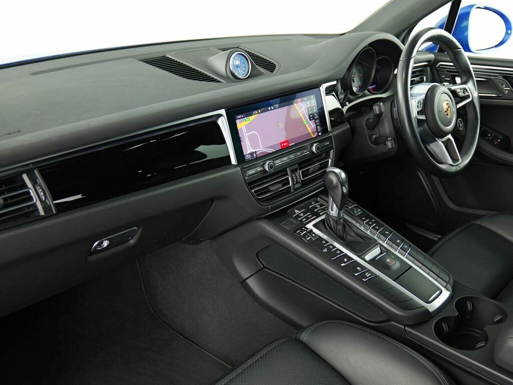 Porsche Macan Suv Black #17