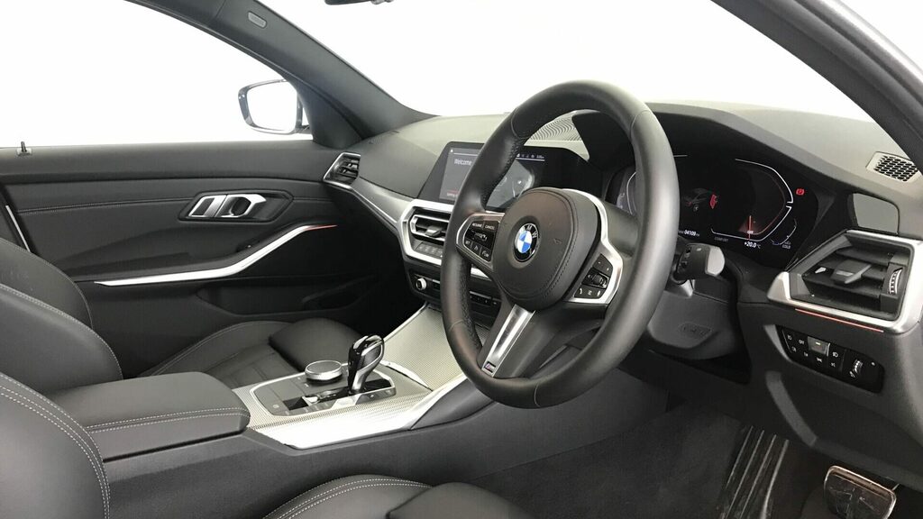BMW 3 Series 318D M Sport White #5