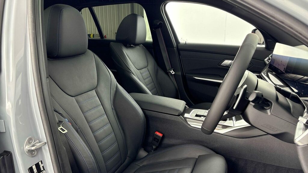 BMW 3 Series Saloon Black #9