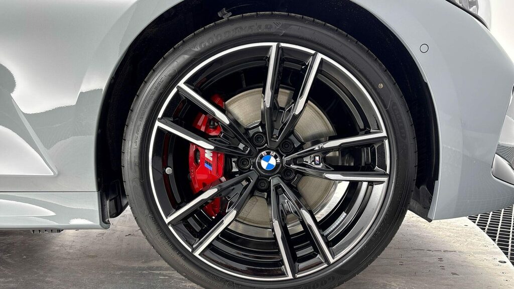 BMW 3 Series Saloon Black #15