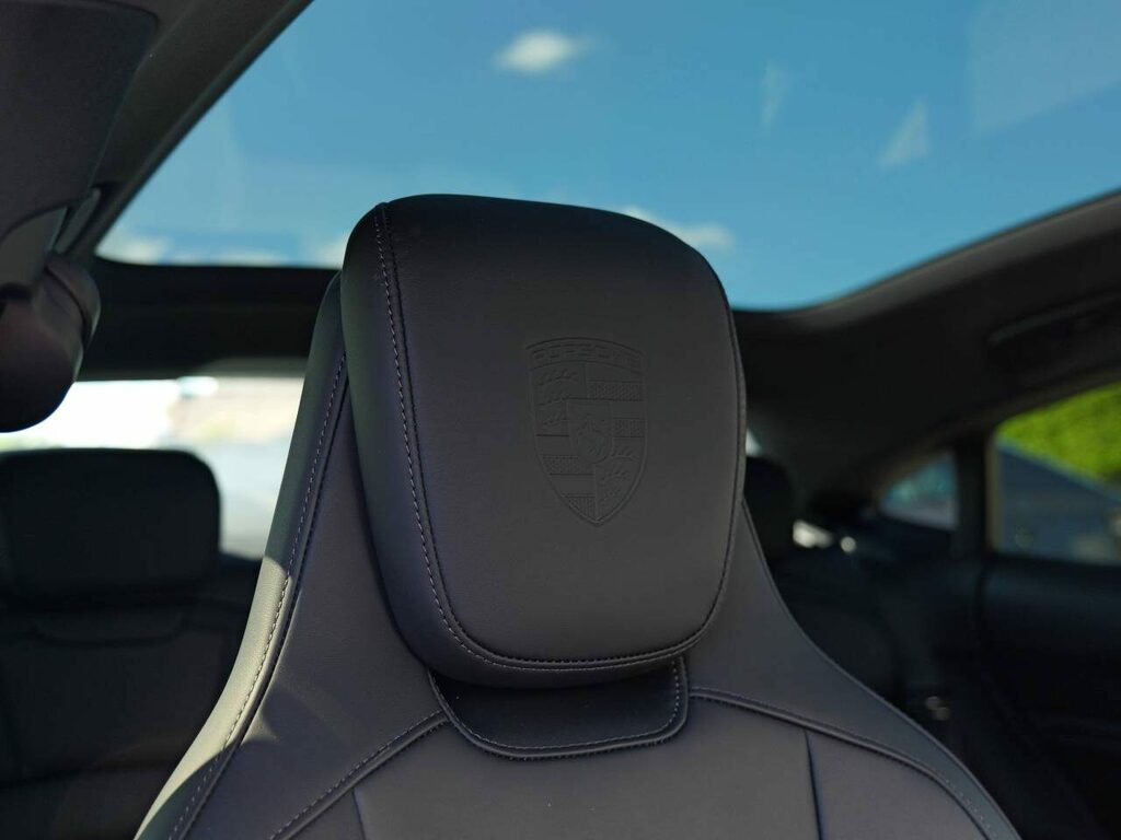 Porsche Taycan 4S Performance 420Kw 93.4Kwh Black #38