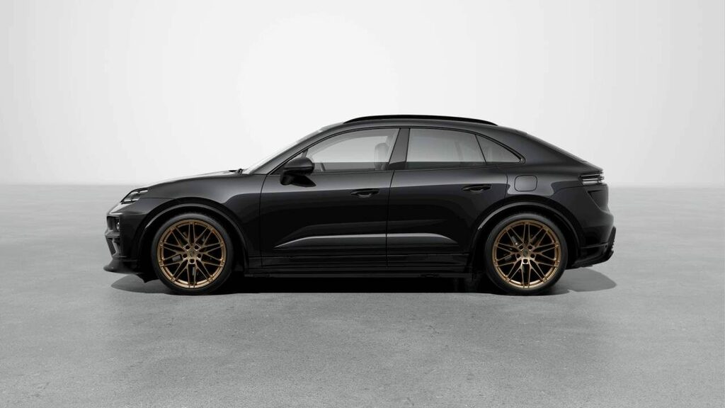 Porsche Macan Electric Black #2