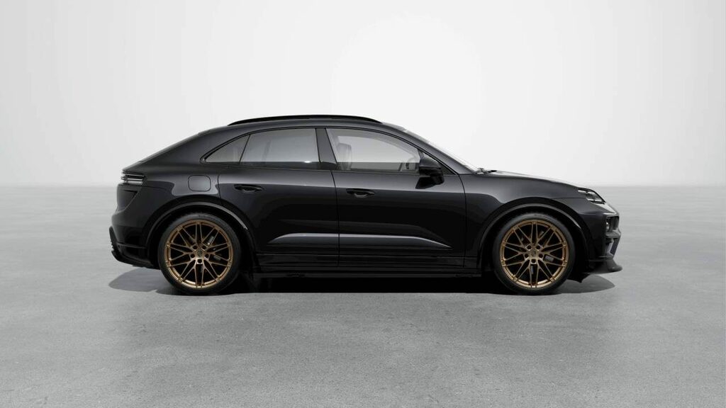 Porsche Macan Electric Black #6