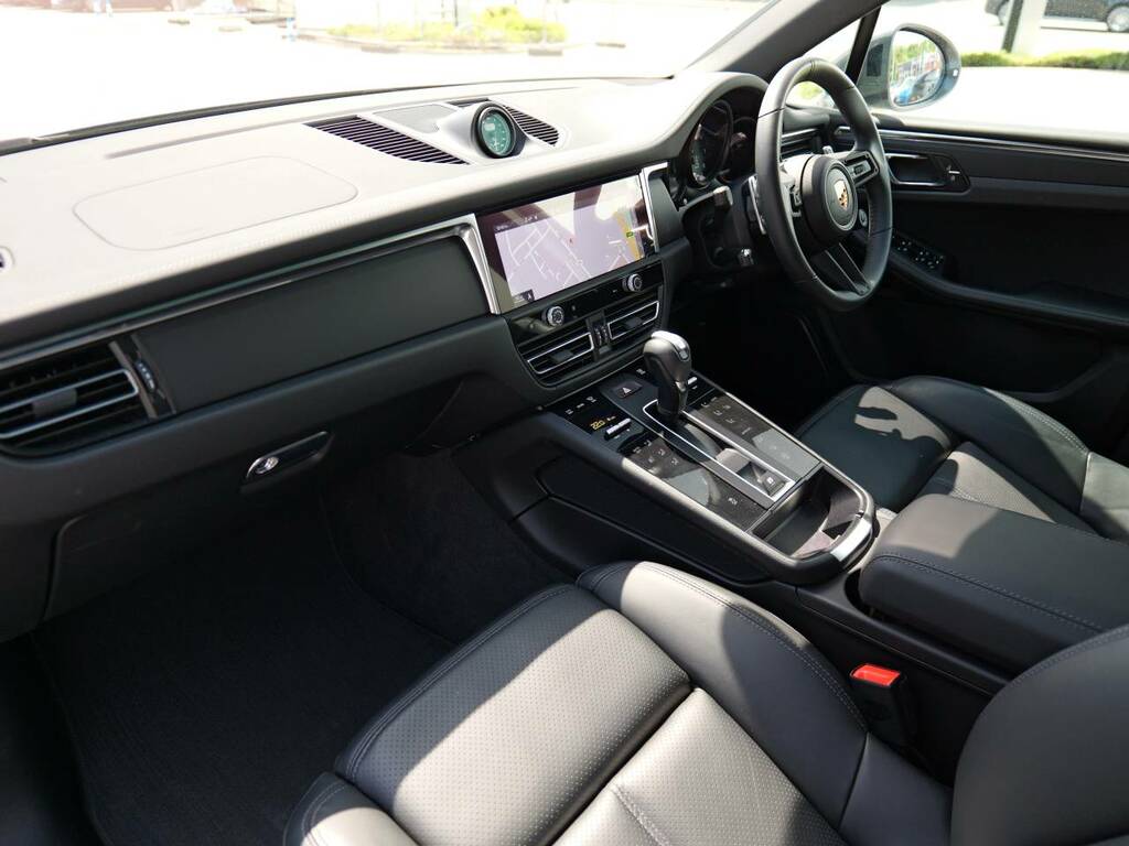 Porsche Macan T Silver #5