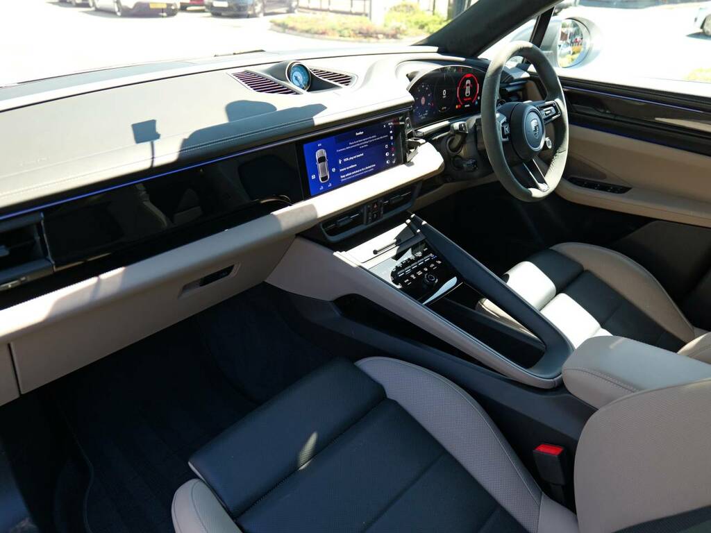 Porsche Macan Turbo Electric   #5
