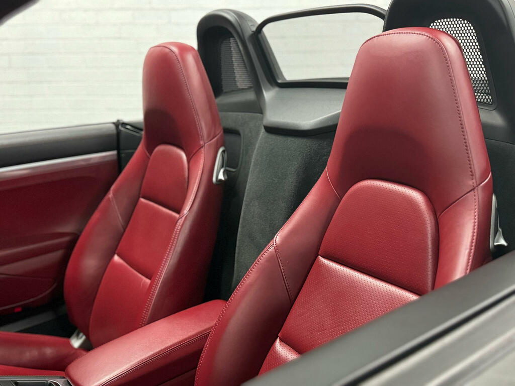 Porsche 718 Cayman 2.0T 25 Silver #49