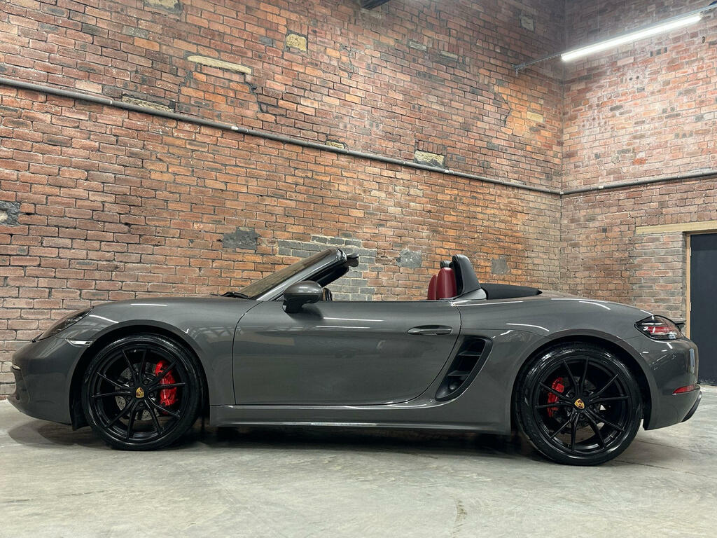 Porsche 718 Cayman 2.0T 25 Silver #87