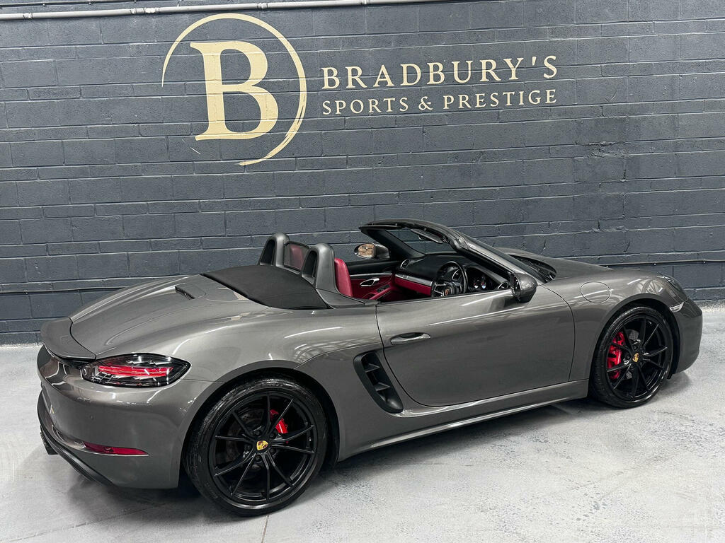 Porsche 718 Cayman 2.0T 25 Silver #82