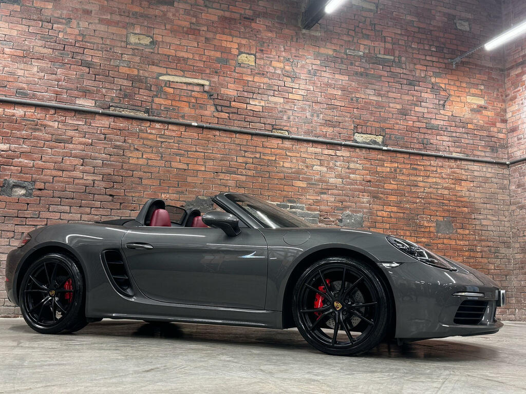 Porsche 718 Cayman 2.0T 25 Silver #15