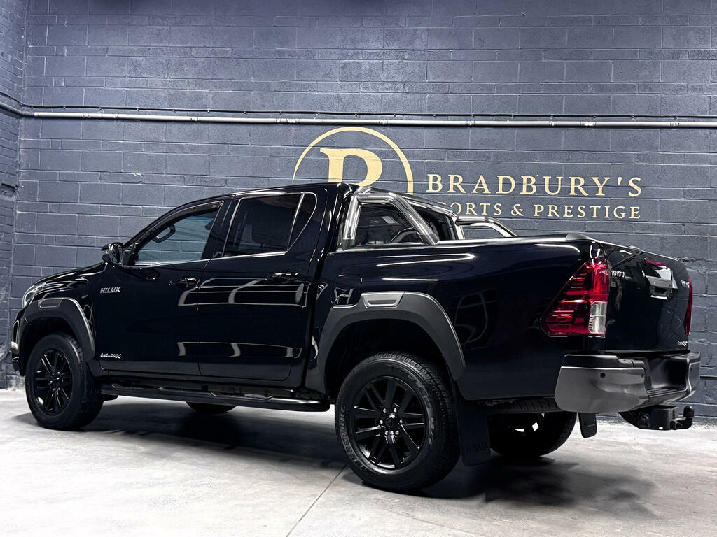 Toyota HILUX Pickup 2.4 D-4d Invincible X 4Wd 202020 Black #3