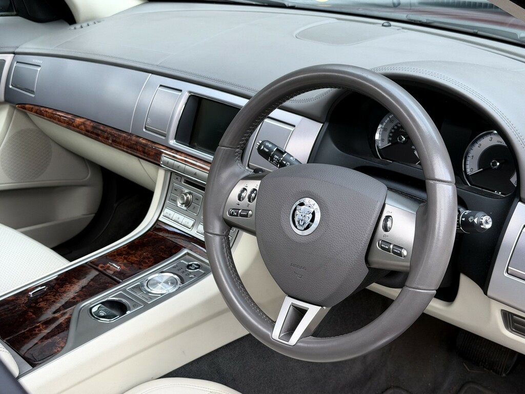 Jaguar XF Sv8 Blue #11