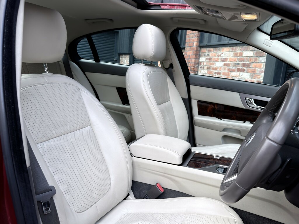Jaguar XF Sv8 Blue #55