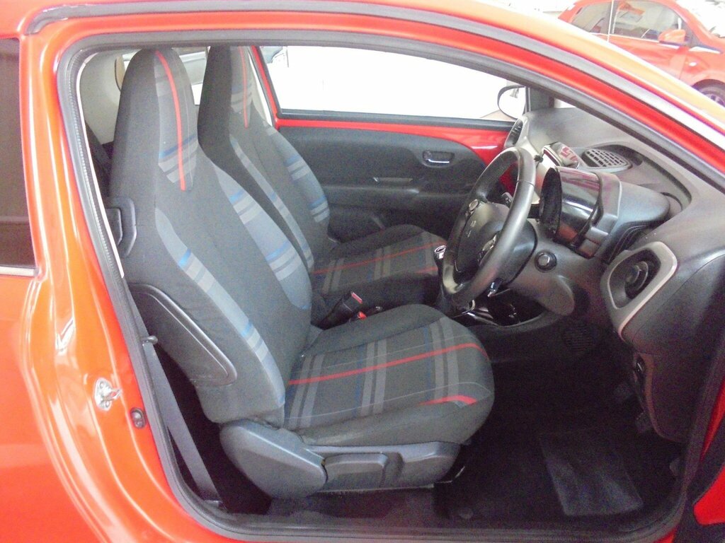 Peugeot 108 1.2 Puretech Allure Euro 6 Red #5
