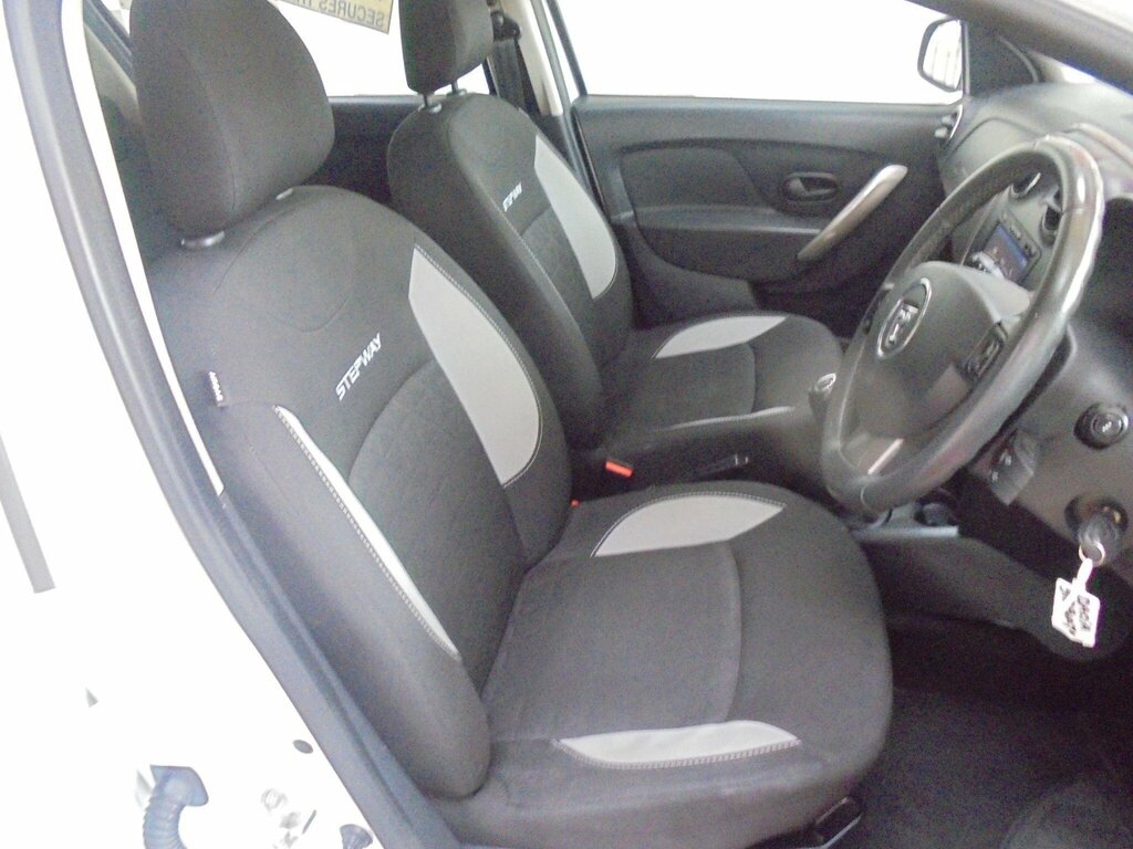 Dacia Sandero Stepway 0.9 Tce Laureate Euro 6 Ss GK16VXS White #4