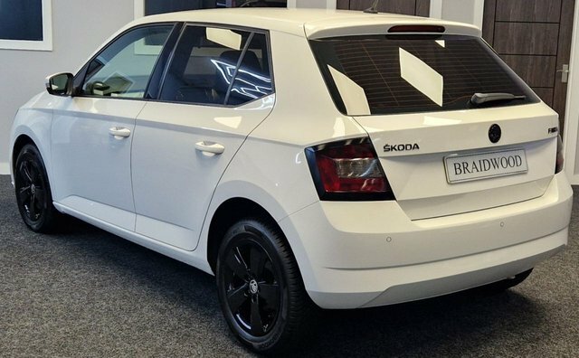 Skoda Fabia Hatchback MW18OWM White #4
