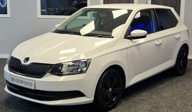 Skoda Fabia Hatchback MW18OWM White #5