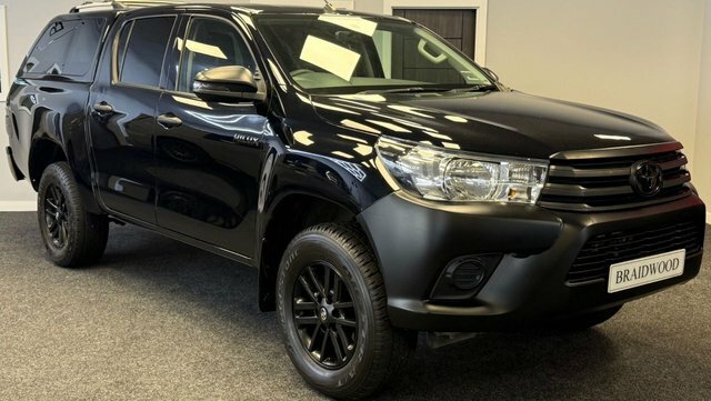Toyota HILUX Pickup Black #3