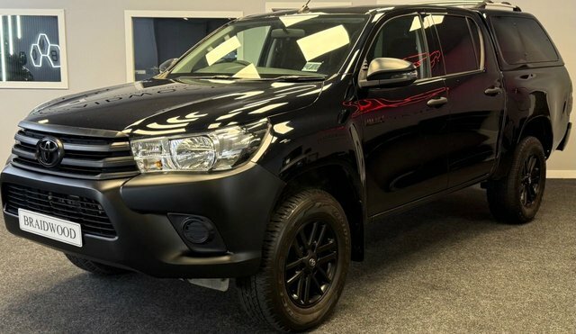 Toyota HILUX Pickup Black #5