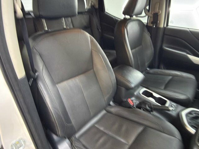 Nissan Navara Dci Tekna 4X4 Shr Dcb Black #9