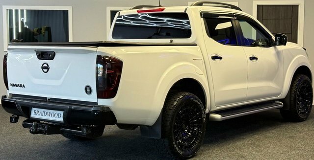 Nissan Navara Dci Tekna 4X4 Shr Dcb White #6