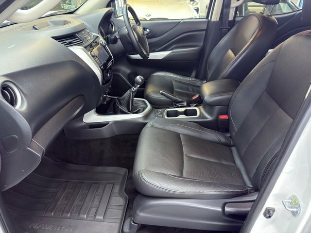 Nissan Navara Dci Tekna 4X4 Shr Dcb Black #17