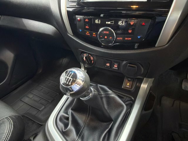 Nissan Navara Dci Tekna 4X4 Shr Dcb Black #19
