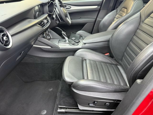 Alfa Romeo Stelvio 2.2 D 210 Speciale Red #17