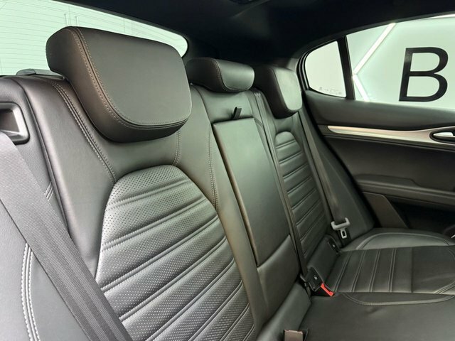 Alfa Romeo Stelvio 2.2 D 210 Speciale Red #11