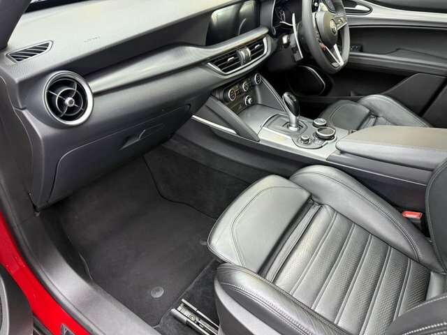 Alfa Romeo Stelvio 2.2 D 210 Speciale Red #16