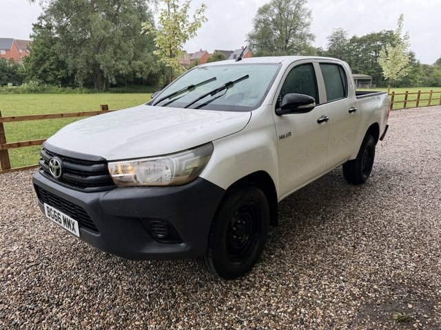 Toyota HILUX D-4d Active Pickup Double White #6