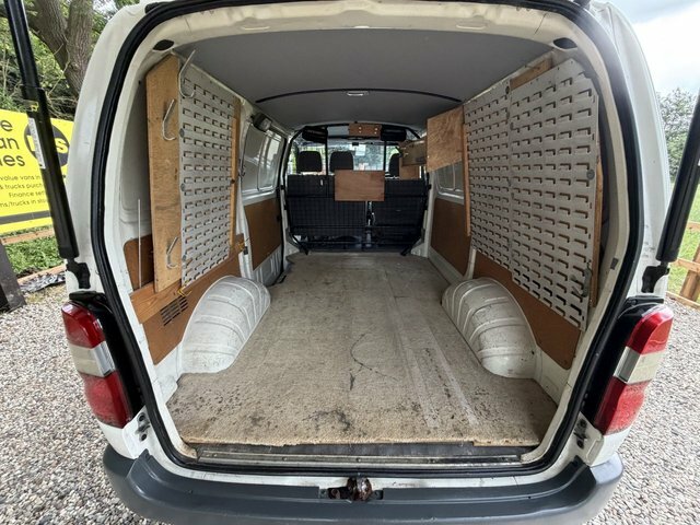 Toyota HiAce 2.5 D-4d 280 S Twin Rear Doors #13