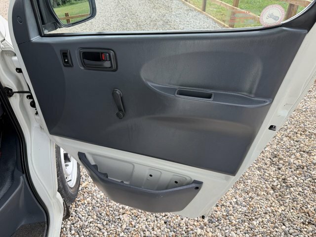 Toyota HiAce 2.5 D-4d 280 S Twin Rear Doors #22