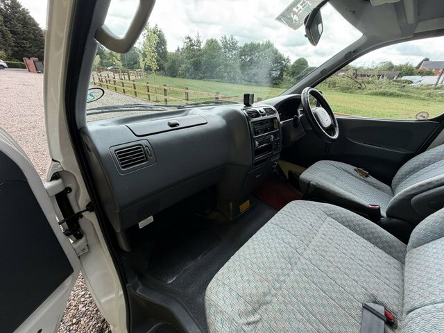 Toyota HiAce 2.5 D-4d 280 S Twin Rear Doors #11