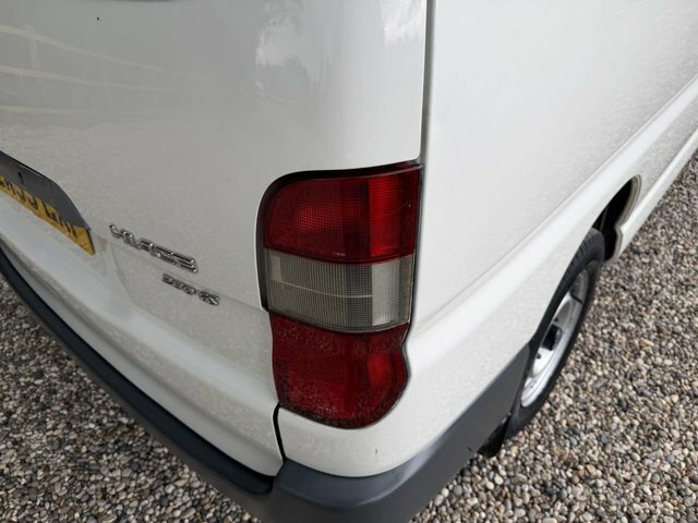 Toyota HiAce 2.5 D-4d 280 S Twin Rear Doors #33