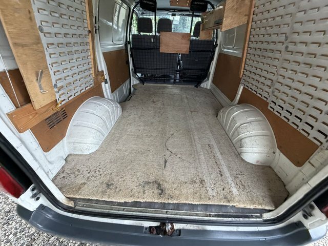 Toyota HiAce 2.5 D-4d 280 S Twin Rear Doors #18