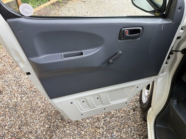 Toyota HiAce 2.5 D-4d 280 S Twin Rear Doors #10