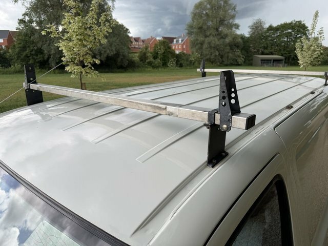 Toyota HiAce 2.5 D-4d 280 S Twin Rear Doors #35