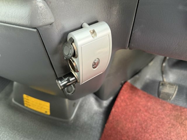 Toyota HiAce 2.5 D-4d 280 S Twin Rear Doors #27