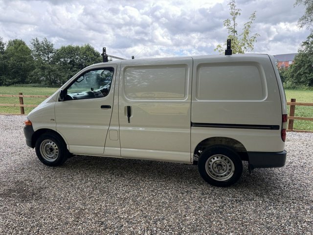Toyota HiAce Speed,swb,no Vat White #5