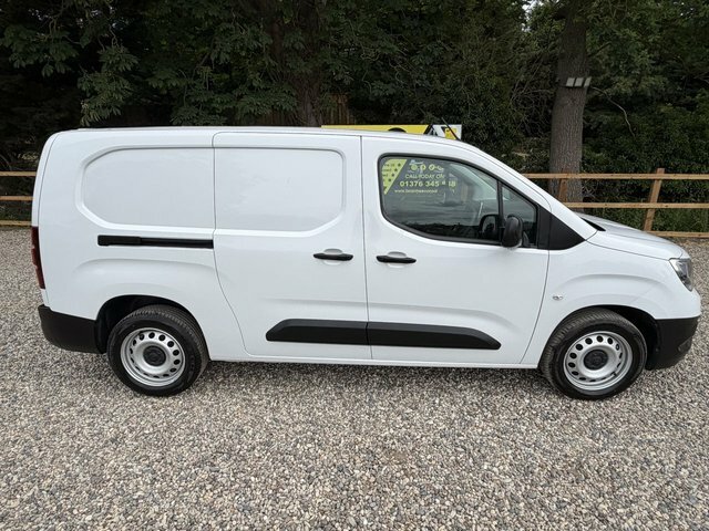 Vauxhall Combo Turbo D 2300 Prime DV23EGX White #3
